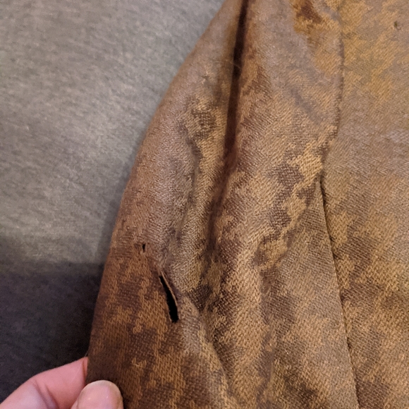 Stunning 80s Nipon skirt suit w/matching satin blouse - Picture 8 of 16